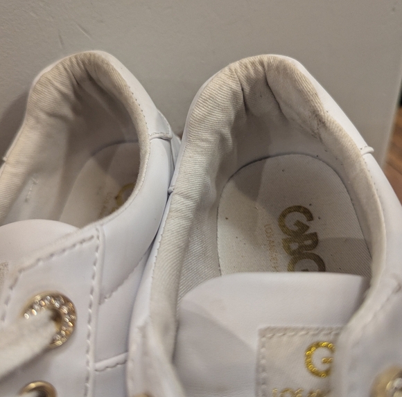 GBG Los Angeles White Sneakers with Gold Logo & Rhinestone Embellishment Sz 9 - Picture 3 of 15